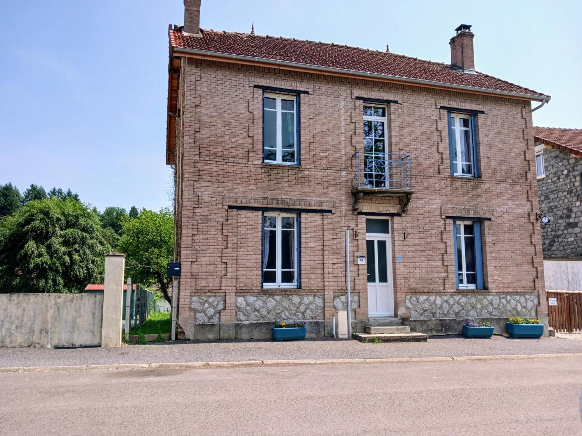 Cherry Blossom House Bujaleuf Exterior photo